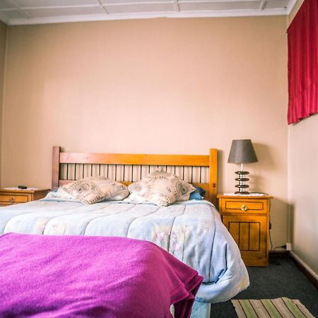 Hostal Chiloe Hostel Punta Arenas Bagian luar foto