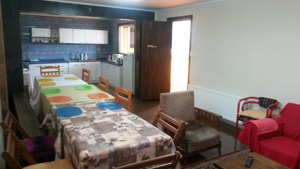 Hostal Chiloe Hostel Punta Arenas Bagian luar foto