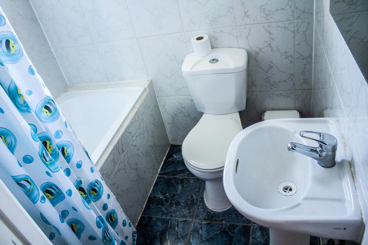 Hostal Chiloe Hostel Punta Arenas Bagian luar foto